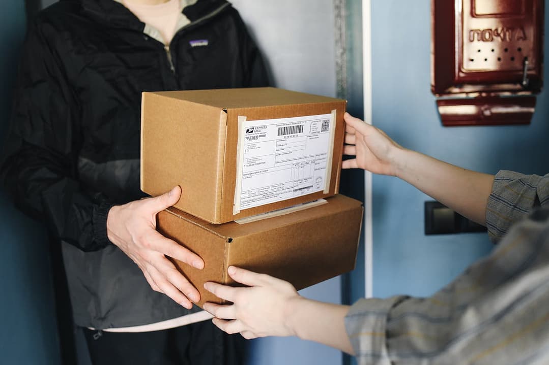 Online Retailers Struggle as Consumers Cut Discretionary Spending 1 pexels polina tankilevitch 4440774
